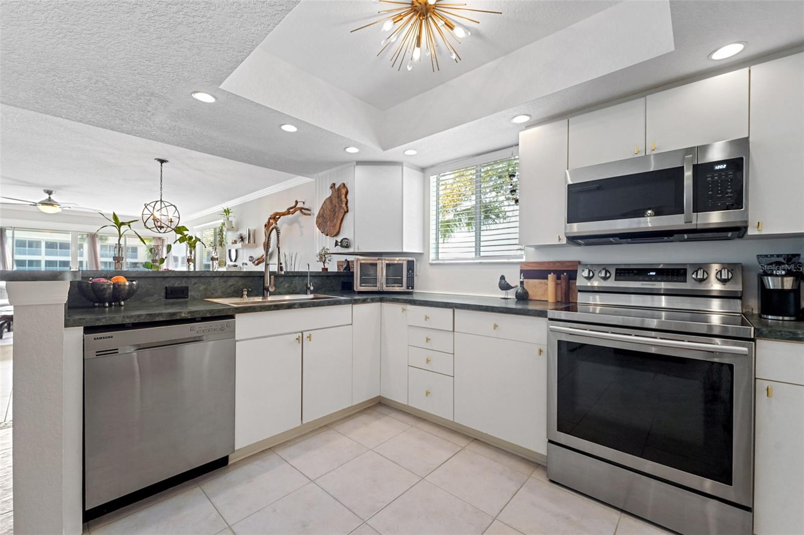 TARA CAY SOUND NORTH - Residential