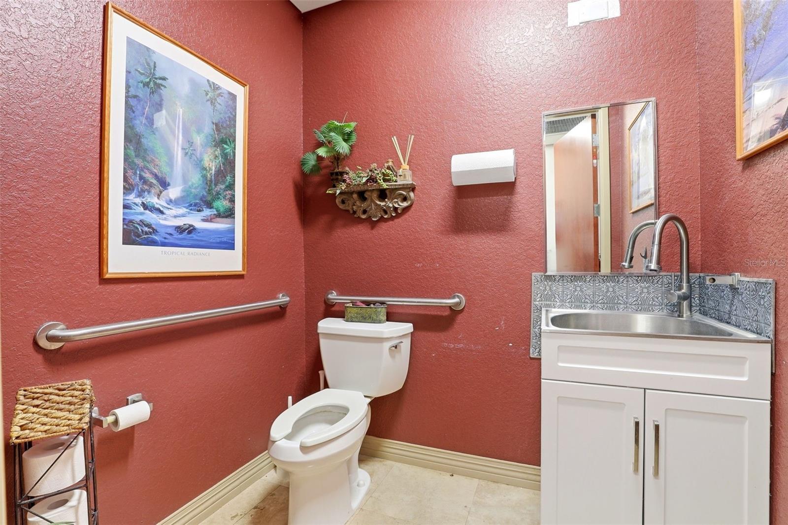 DREWTINA COMMERCE CENTER - Commercial Sale