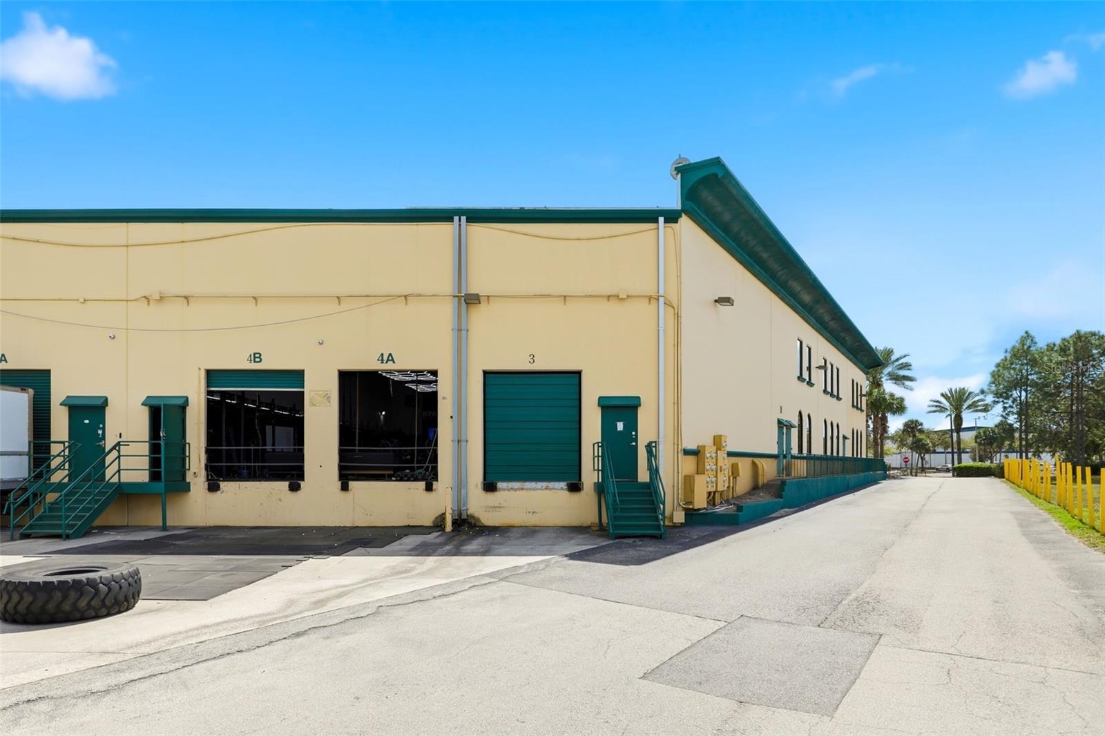 DREWTINA COMMERCE CENTER - Commercial Sale