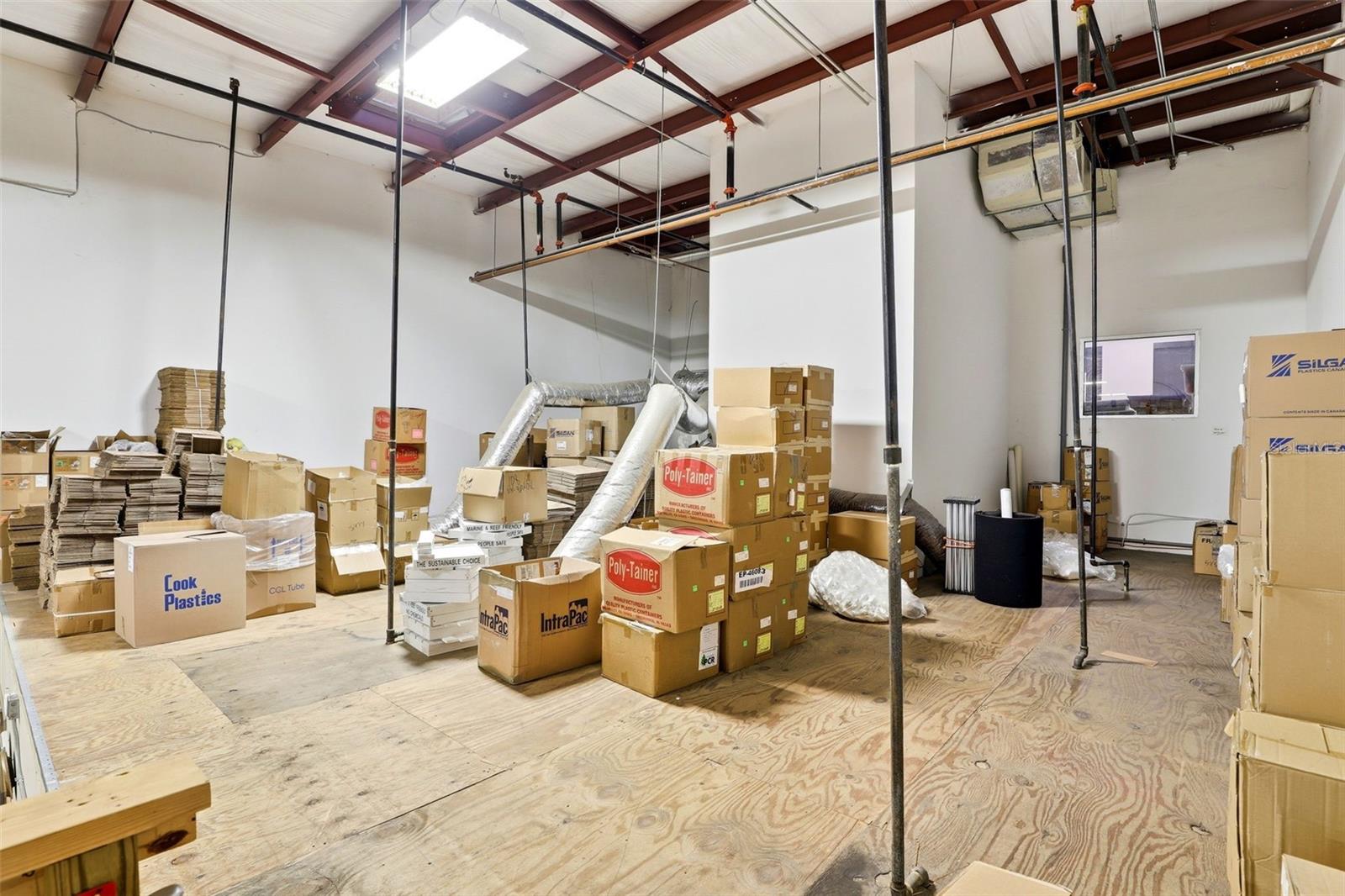 DREWTINA COMMERCE CENTER - Commercial Sale