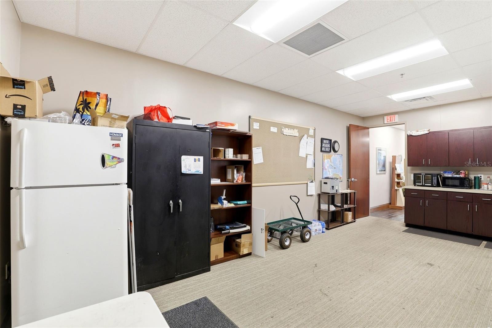 DREWTINA COMMERCE CENTER - Commercial Sale