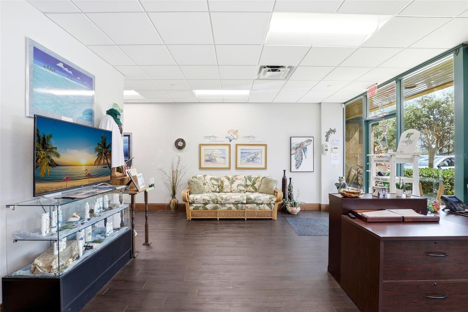 DREWTINA COMMERCE CENTER - Commercial Sale