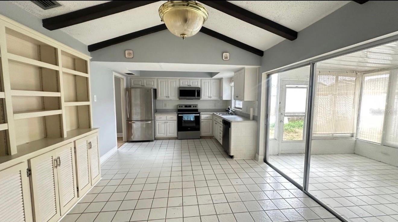 2380 TIMBERCREST CIRCLE W