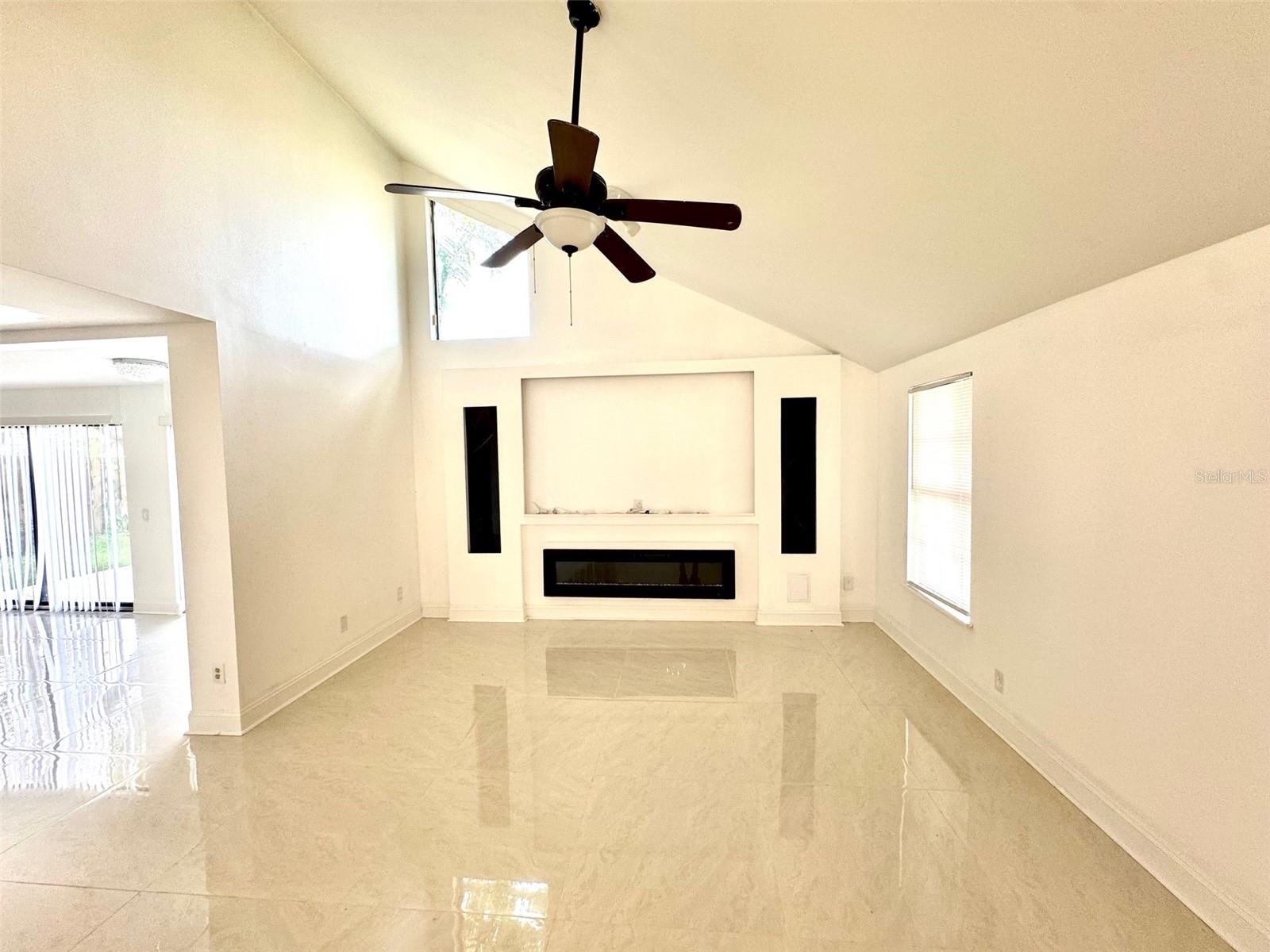 2233 SPRINGWOOD CIRCLE W