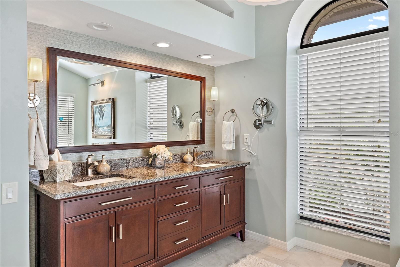 BAYWAY ISLES UNIT 1 - Residential