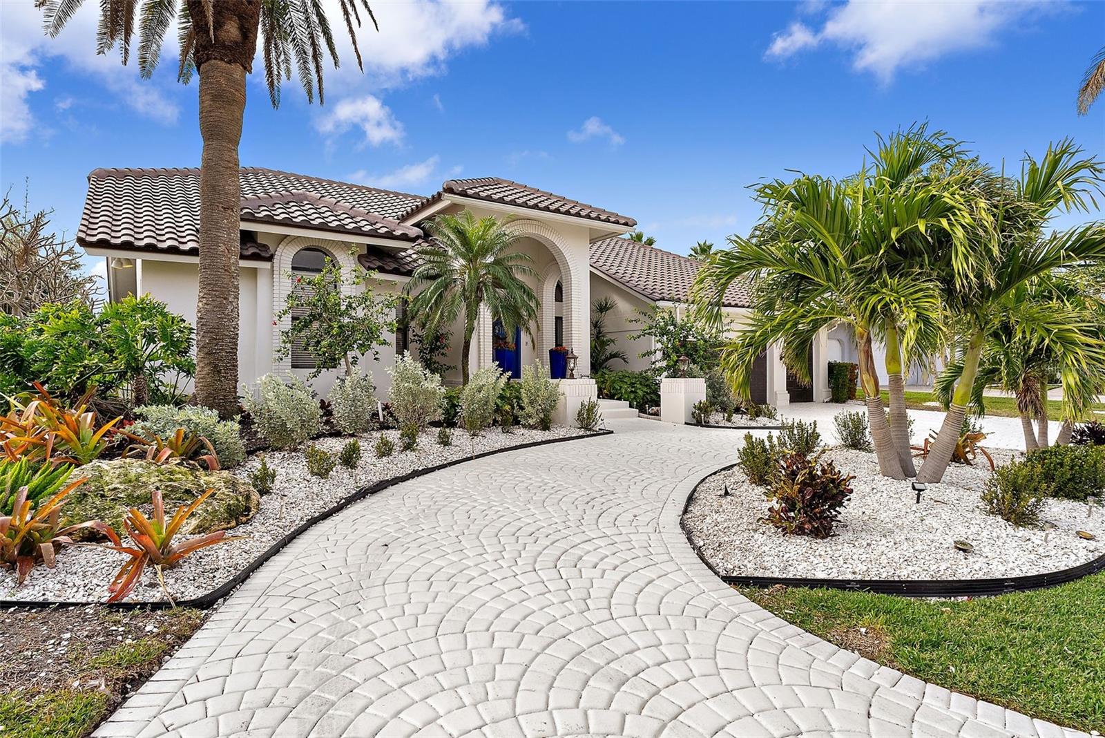 BAYWAY ISLES UNIT 1 - Residential