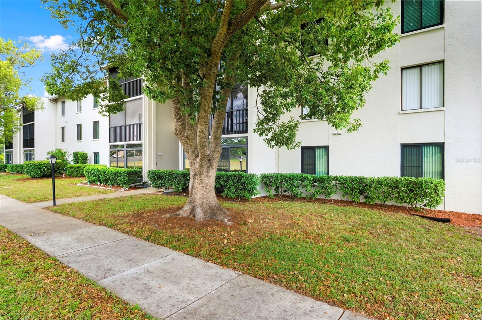 1871 PINE RIDGE WAY W B2