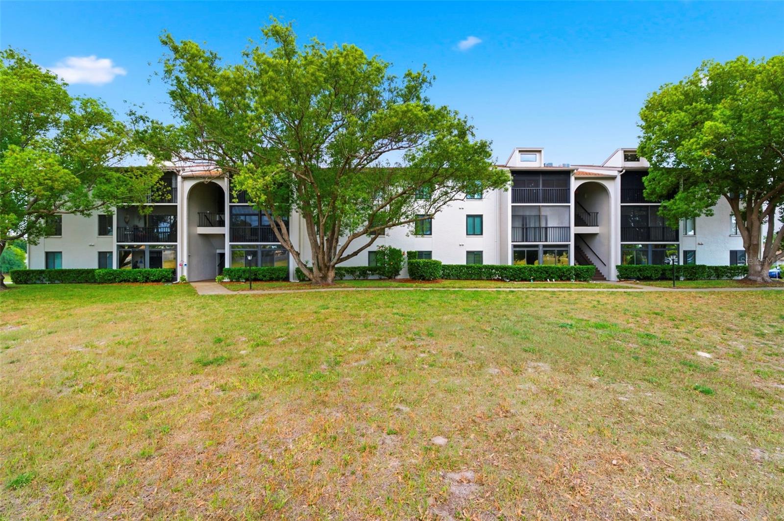 1871 PINE RIDGE WAY W B2