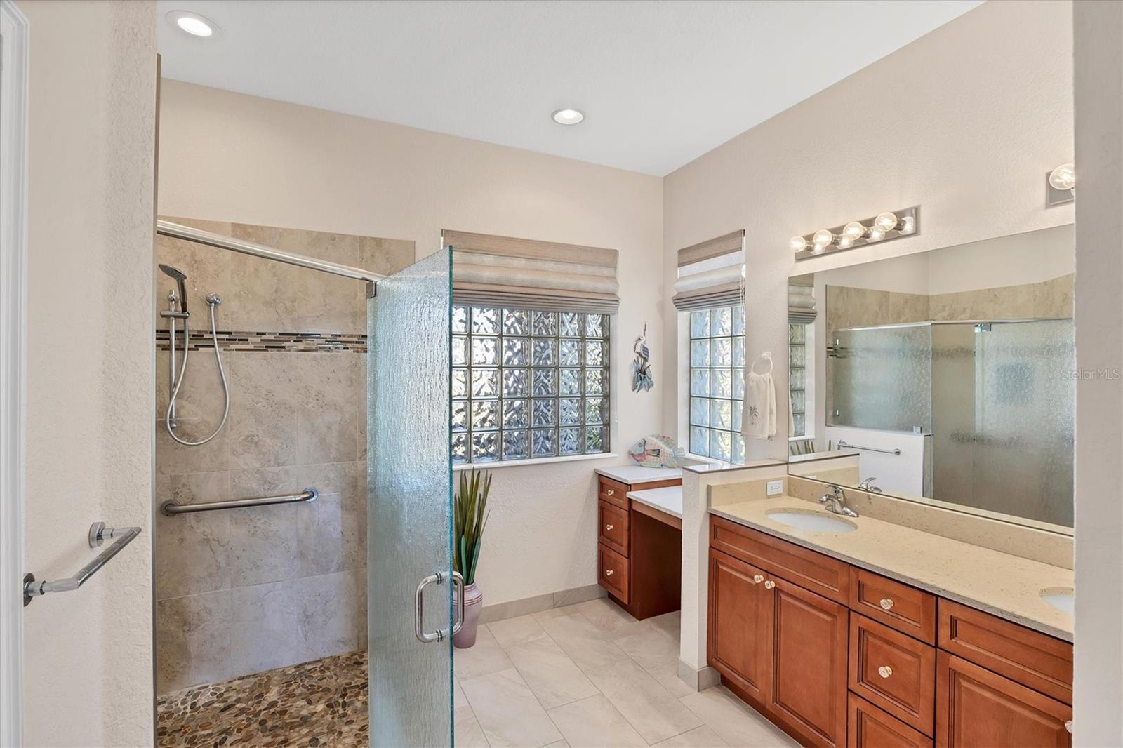 VENETIAN GOLF & RIV CLUB PH 2E - Residential