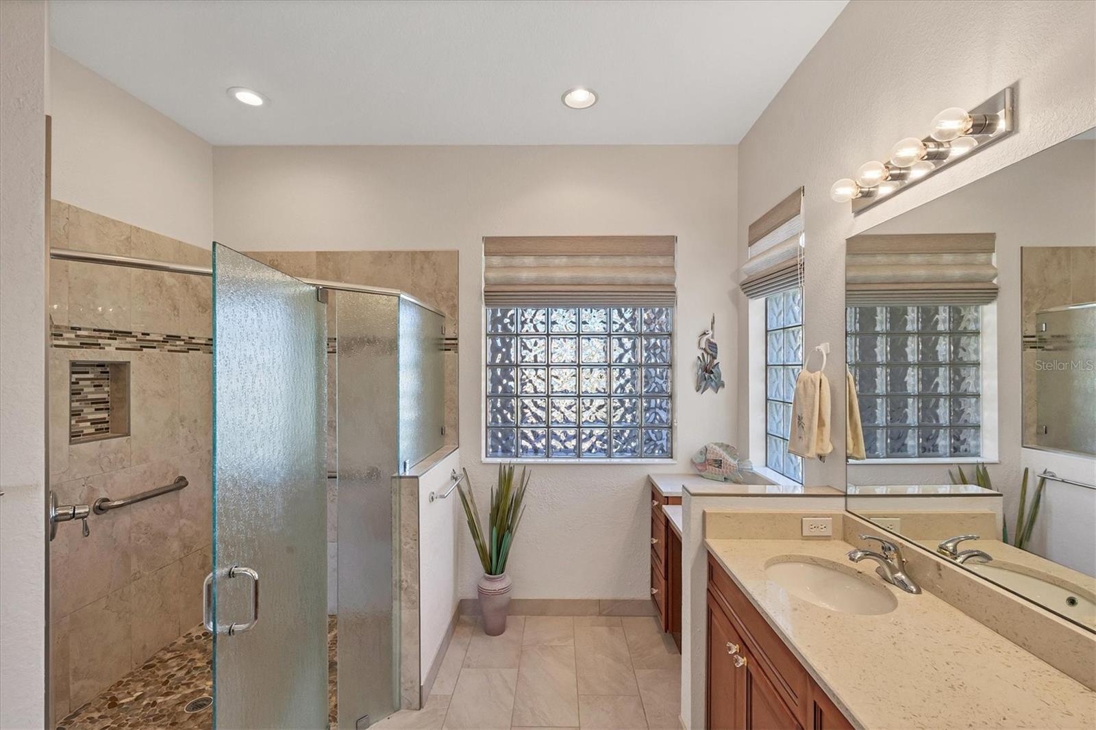 VENETIAN GOLF & RIV CLUB PH 2E - Residential