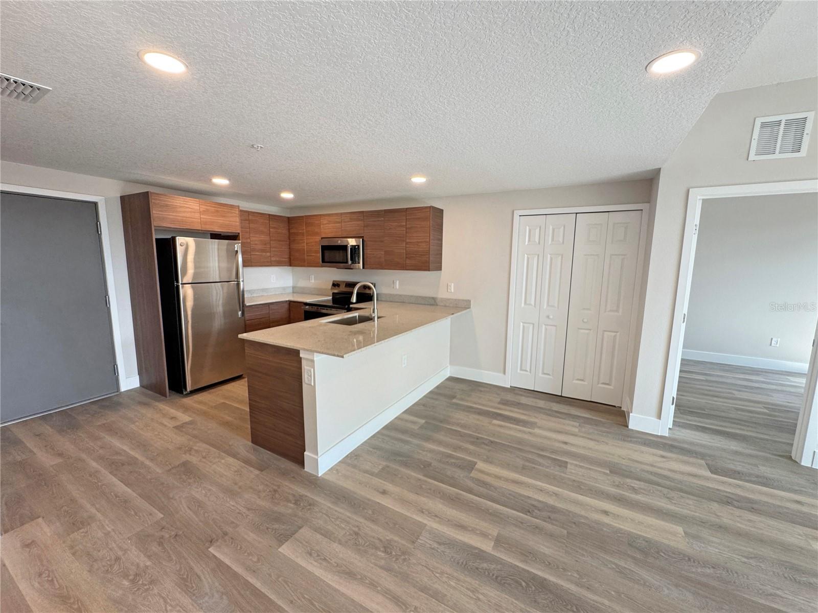 4424 S TEXAS AVENUE 1-320