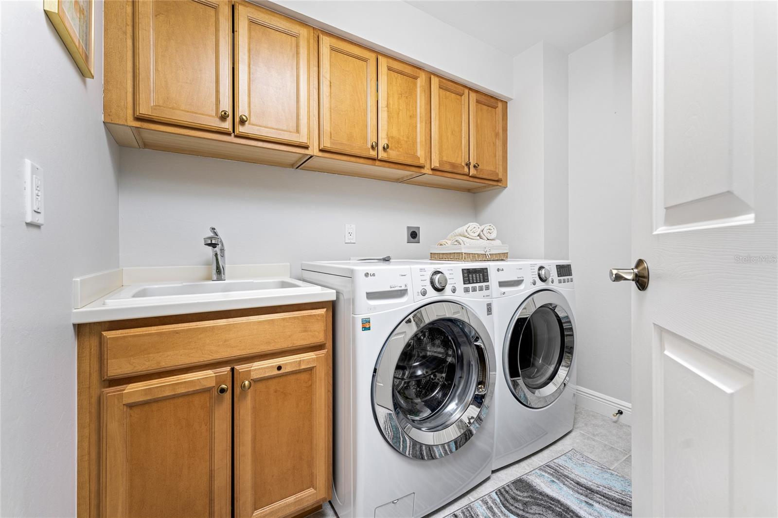 GRANDE ISLE TWRS III - Residential