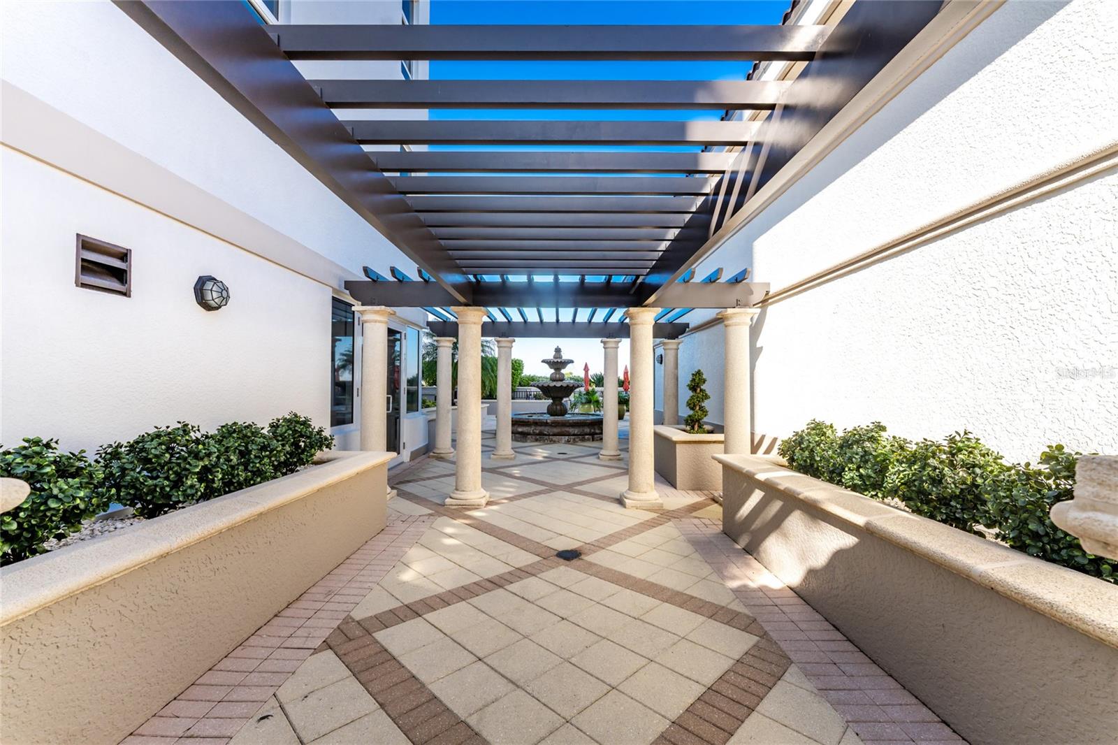 GRANDE ISLE TWRS III - Residential