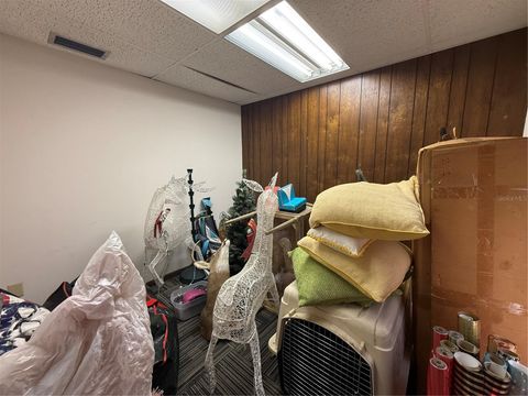 Tiny photo for 1212 NE 36th Avenue, Ocala, FL 34470 (MLS # OM718203)