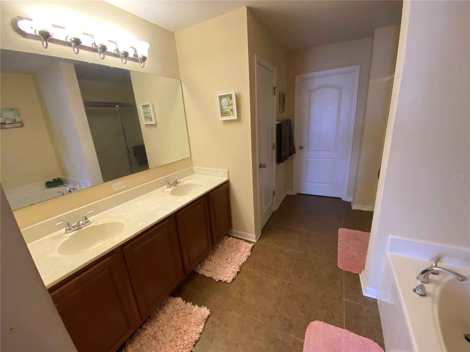 SUNCOAST LAKES - Residential