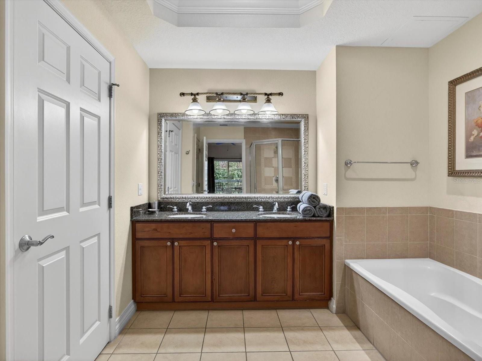 VILLAS AT REUNION SQUARE P3 CONDO - Residential