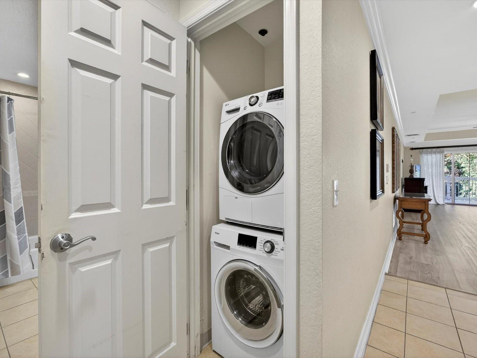 VILLAS AT REUNION SQUARE P3 CONDO - Residential