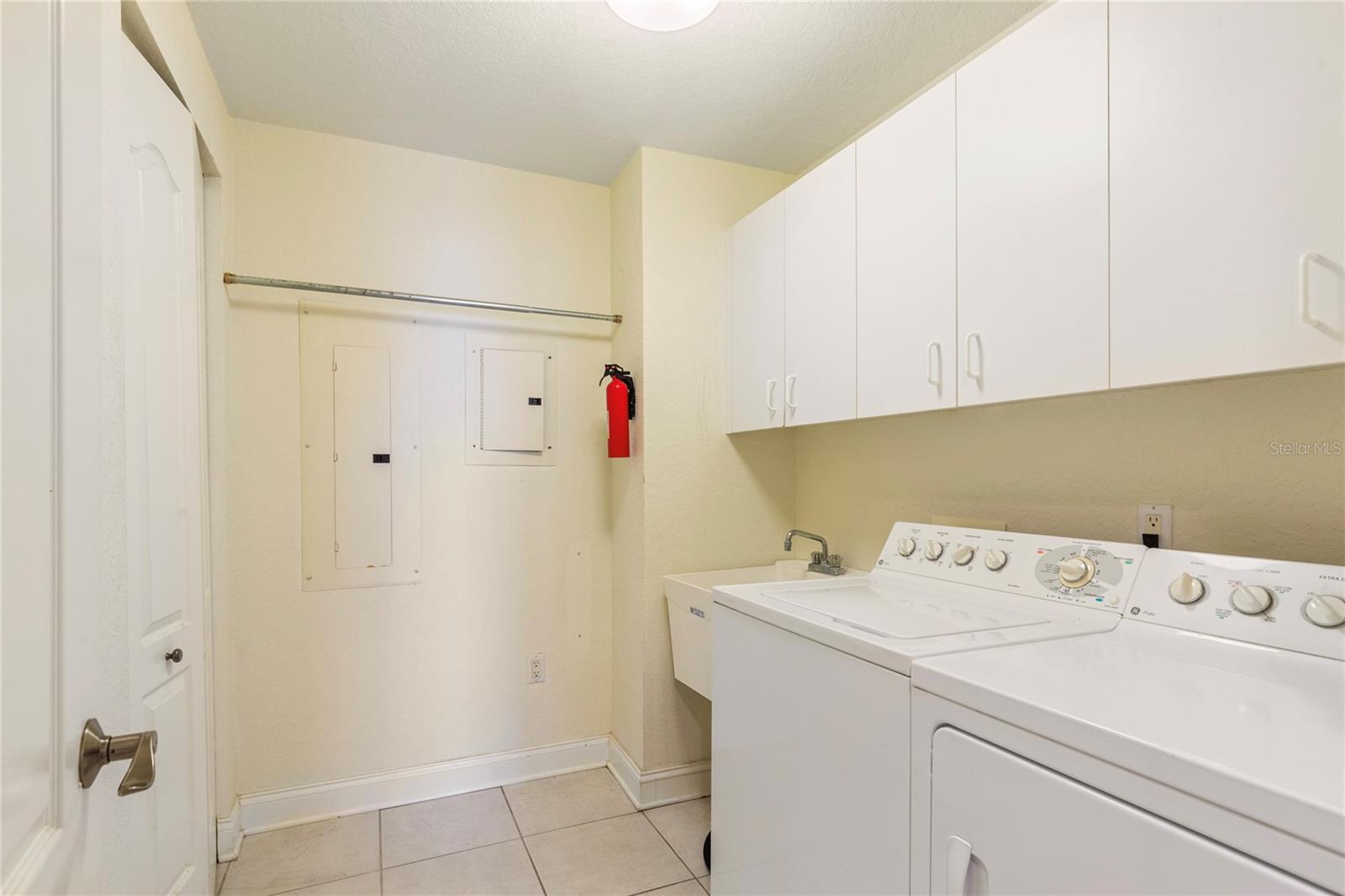 MERIDIAN ON SAND KEY CONDO - Residential