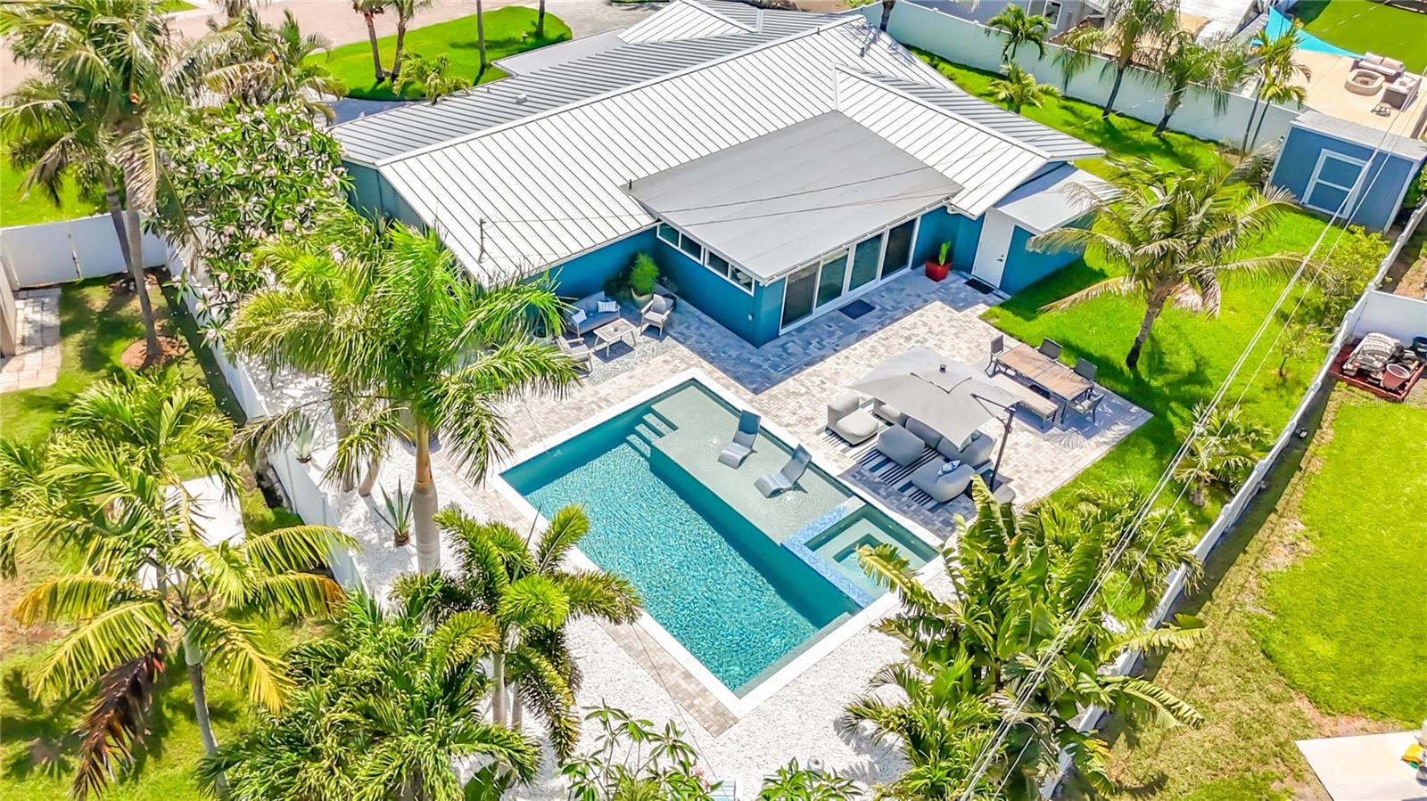 MAXIMO MOORINGS - Residential