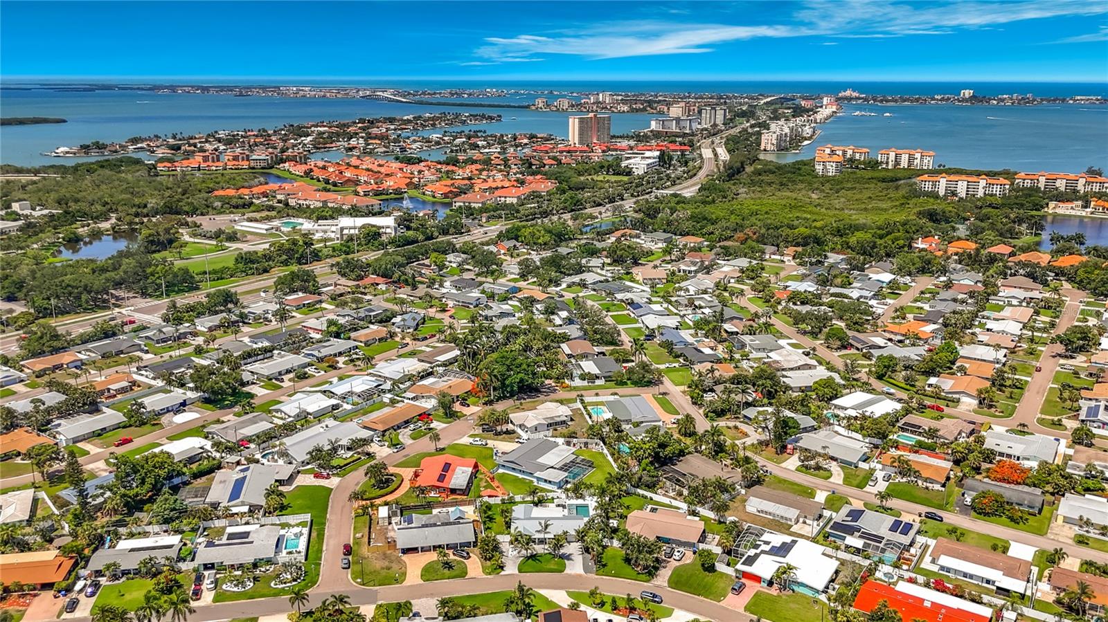 MAXIMO MOORINGS - Residential