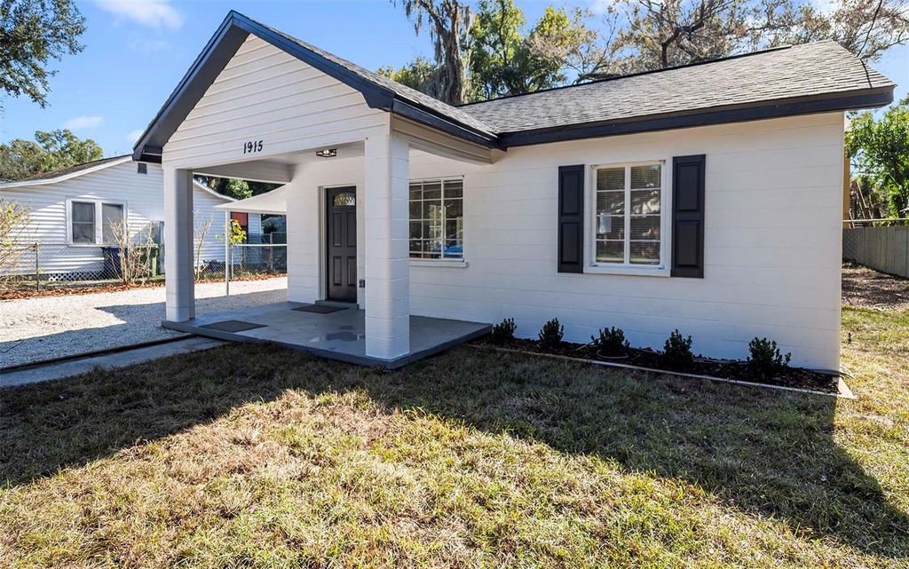 Photo of 1915 E Powhatan Avenue, Tampa, FL 33610 (MLS # TB8462126)