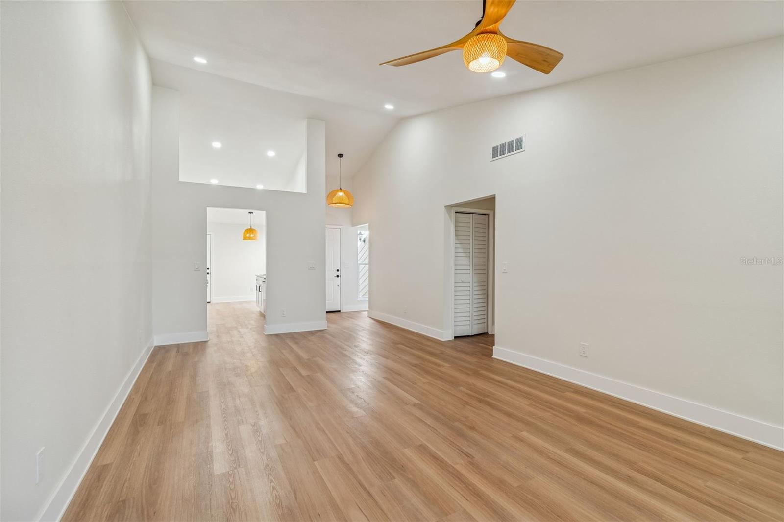 STEEPLECHASE PH - Residential