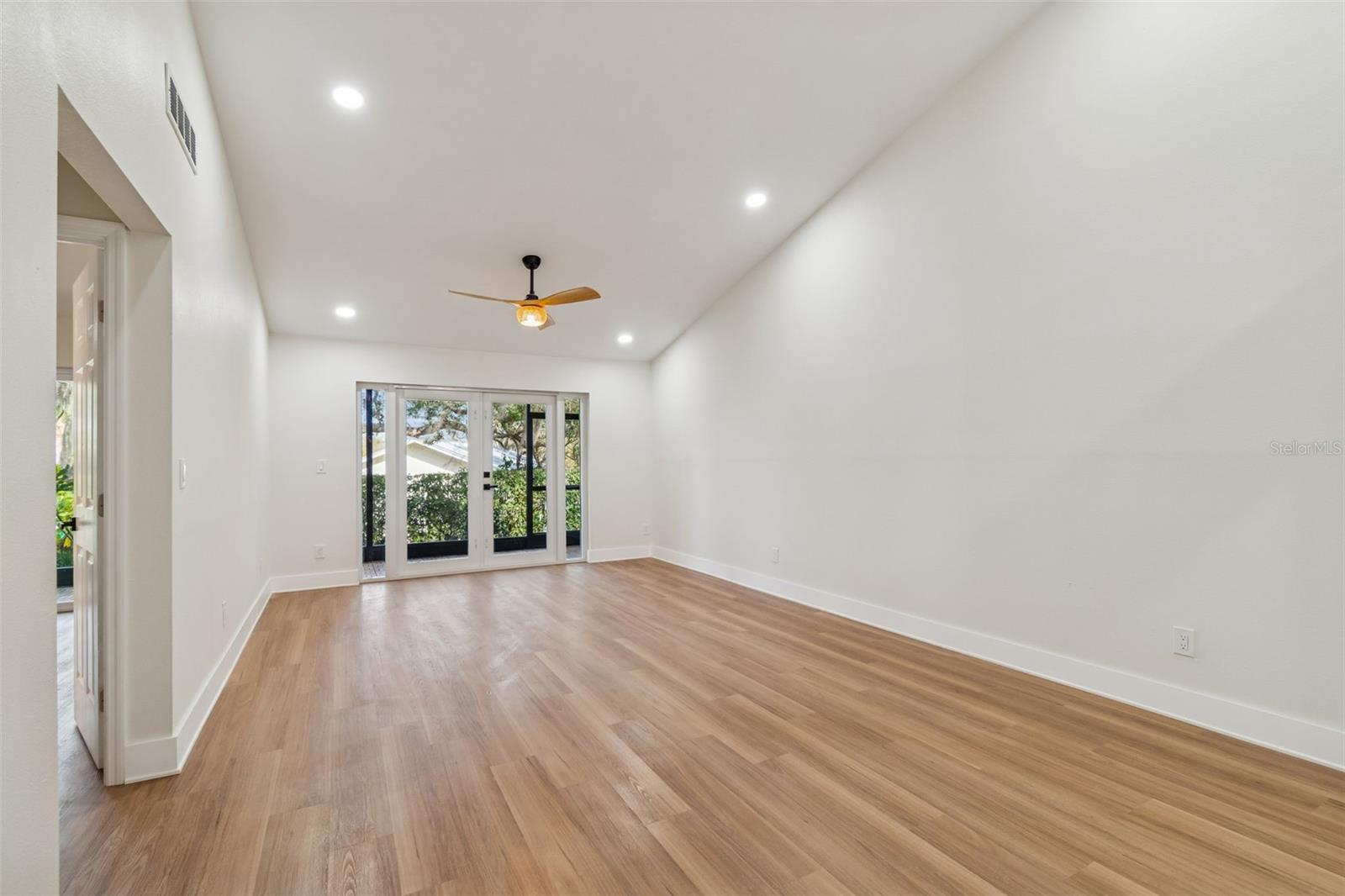 STEEPLECHASE PH - Residential