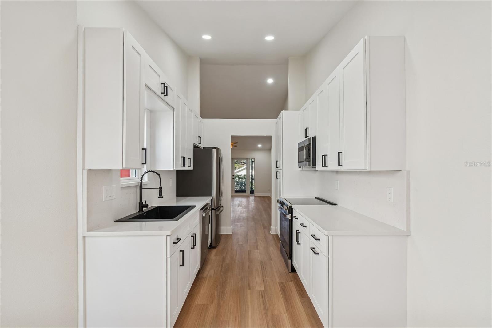 STEEPLECHASE PH - Residential