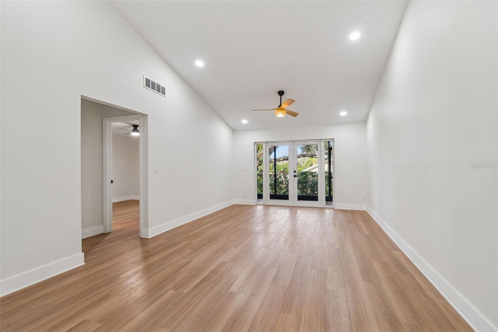 STEEPLECHASE PH - Residential