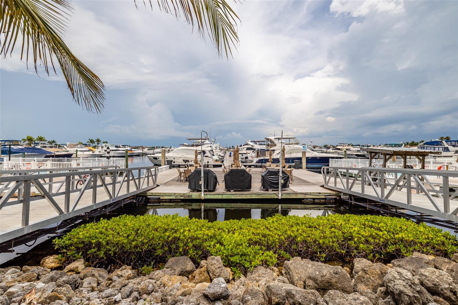 BEL MARE PH II - Residential