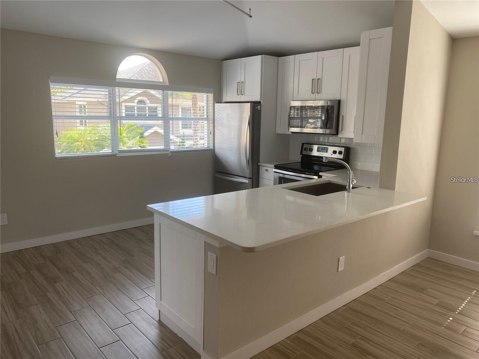 4811 BAYSHORE BOULEVARD 103