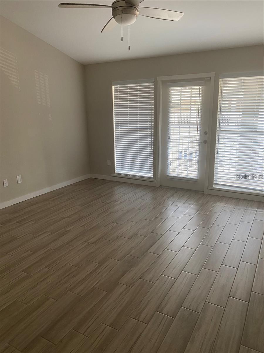4811 BAYSHORE BOULEVARD 103