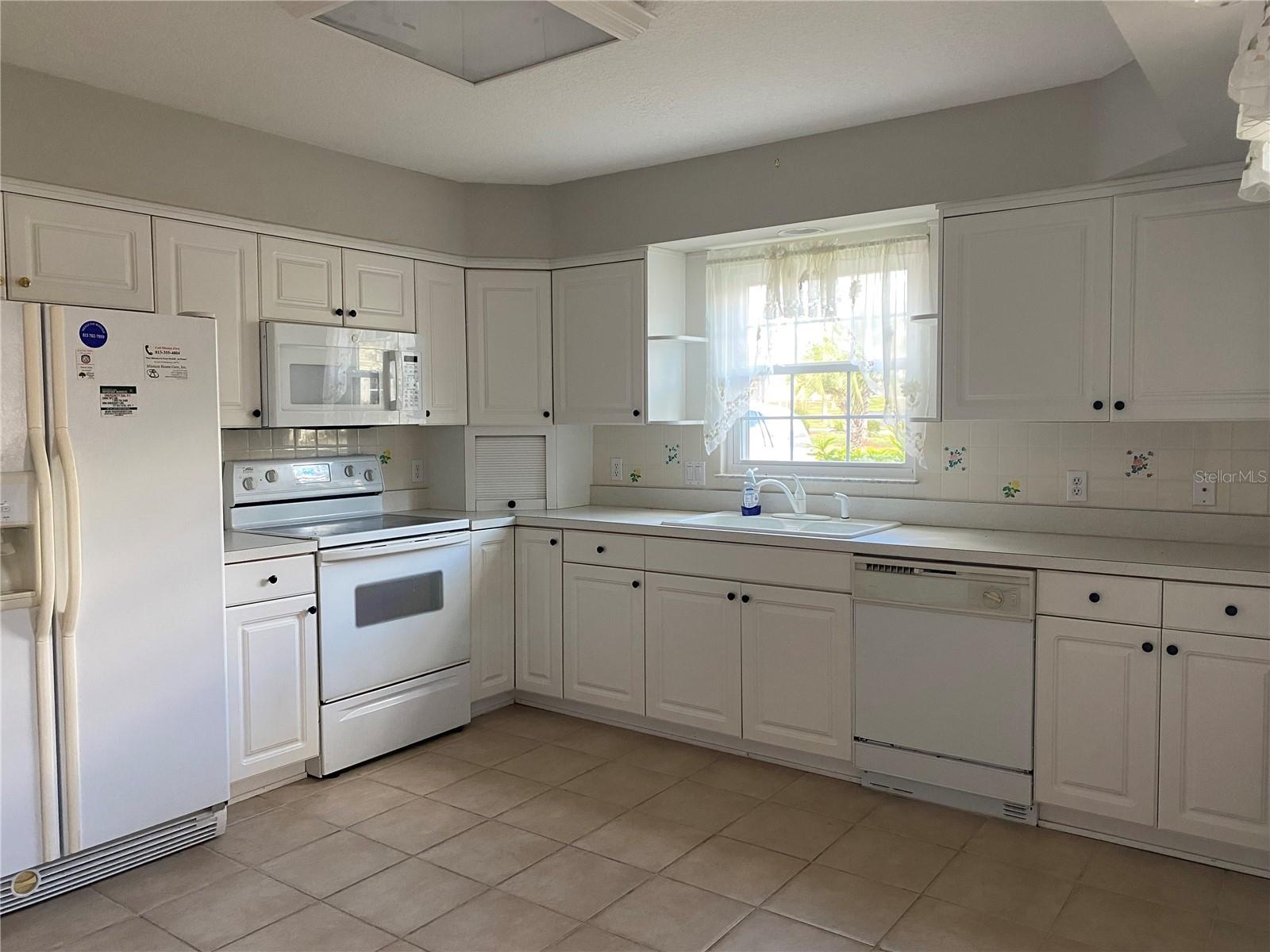 WEDGEWOOD MANOR PH 01 02 - Residential