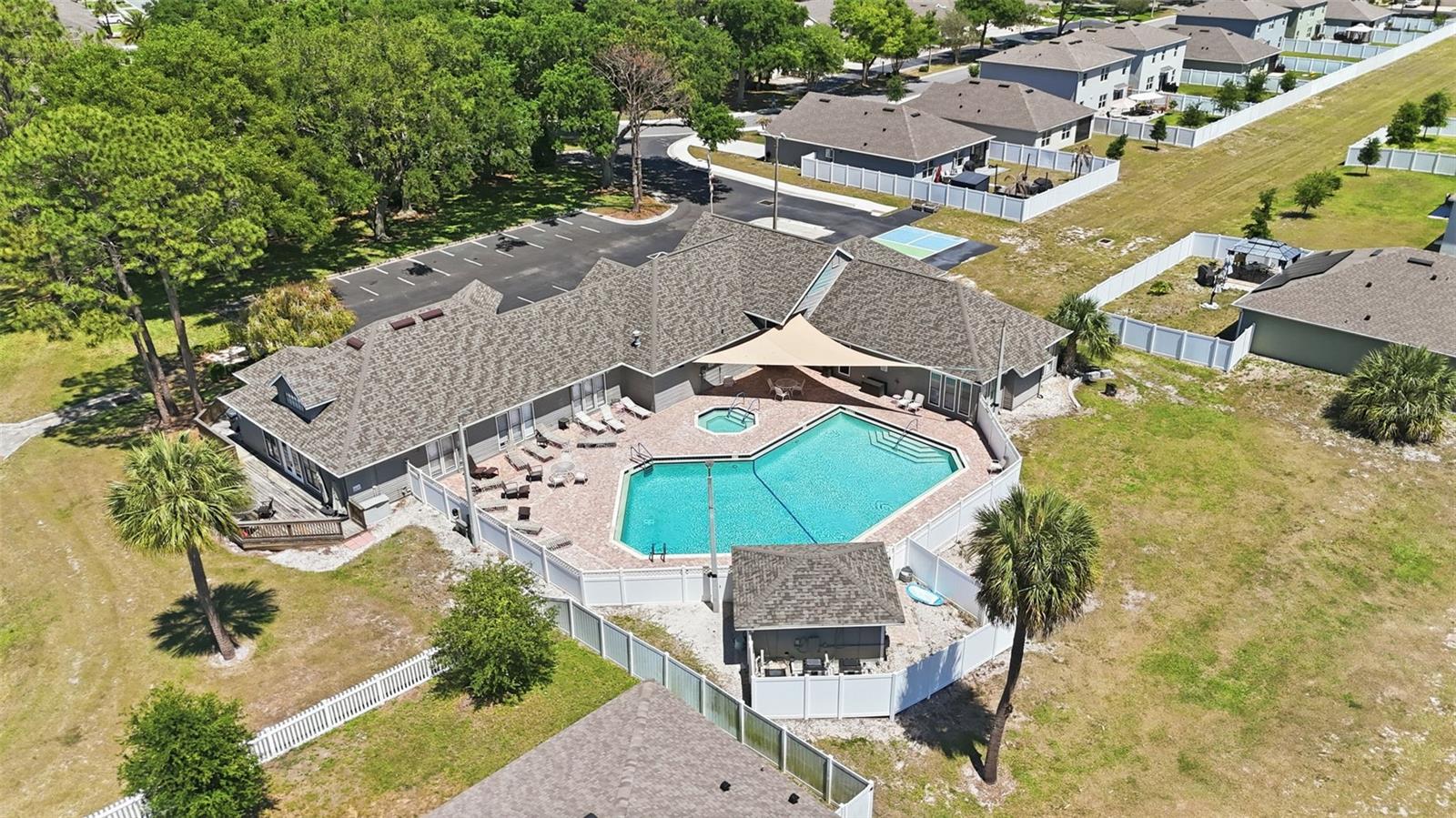 TAVARES BAYTREE PH 02 - Residential