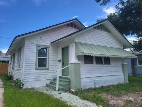Photo of 1042 8th Avenue S, St Petersburg, FL 33705 (MLS # TB8421122)