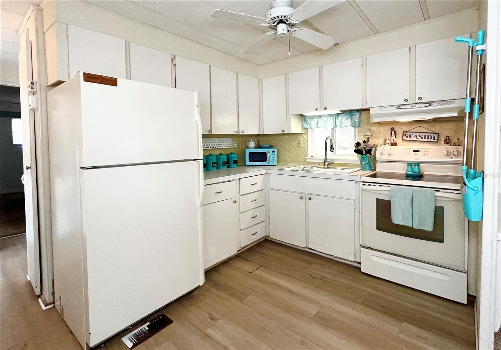 OAKWOOD MANOR - Residential