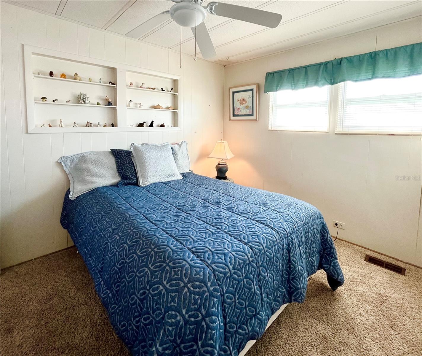 OAKWOOD MANOR - Residential