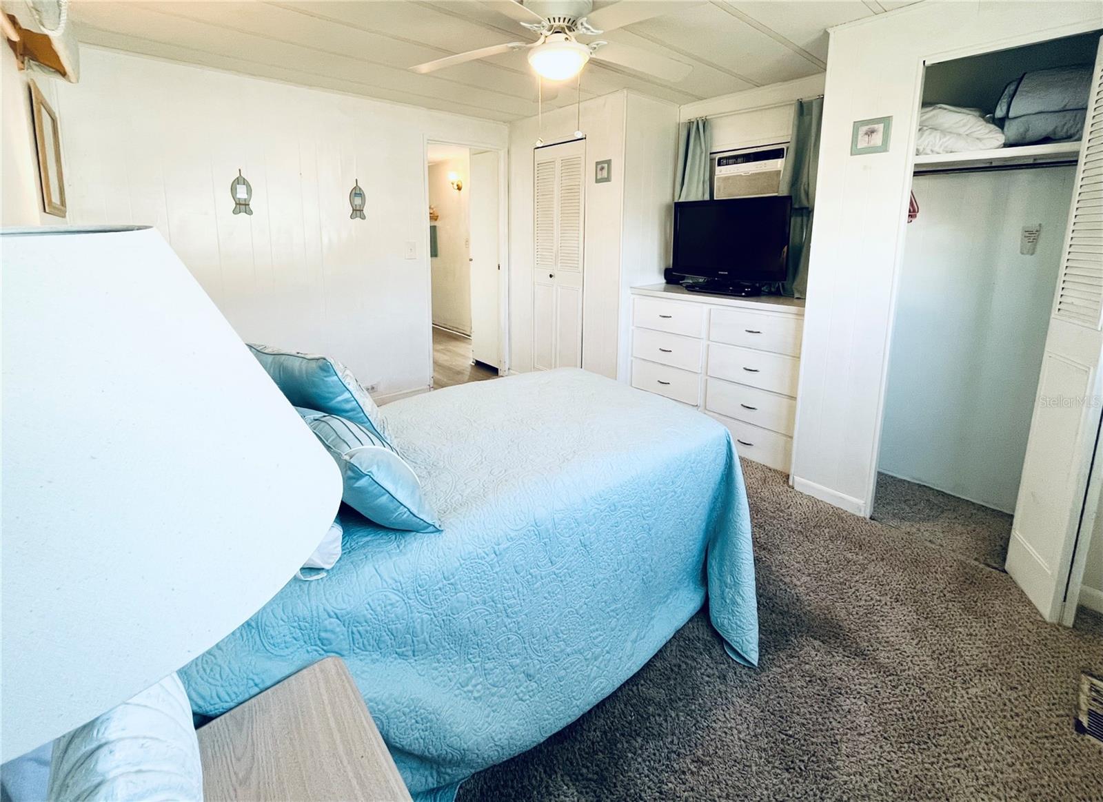 OAKWOOD MANOR - Residential