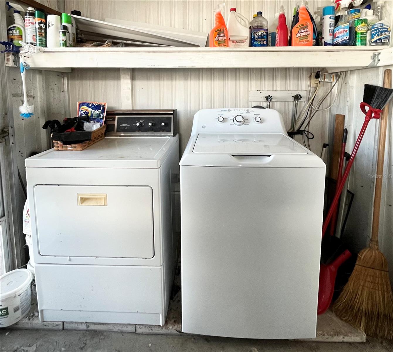 OAKWOOD MANOR - Residential