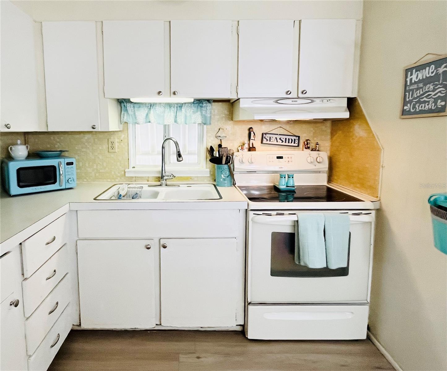 OAKWOOD MANOR - Residential