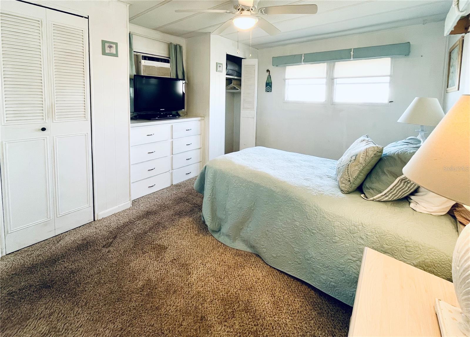 OAKWOOD MANOR - Residential