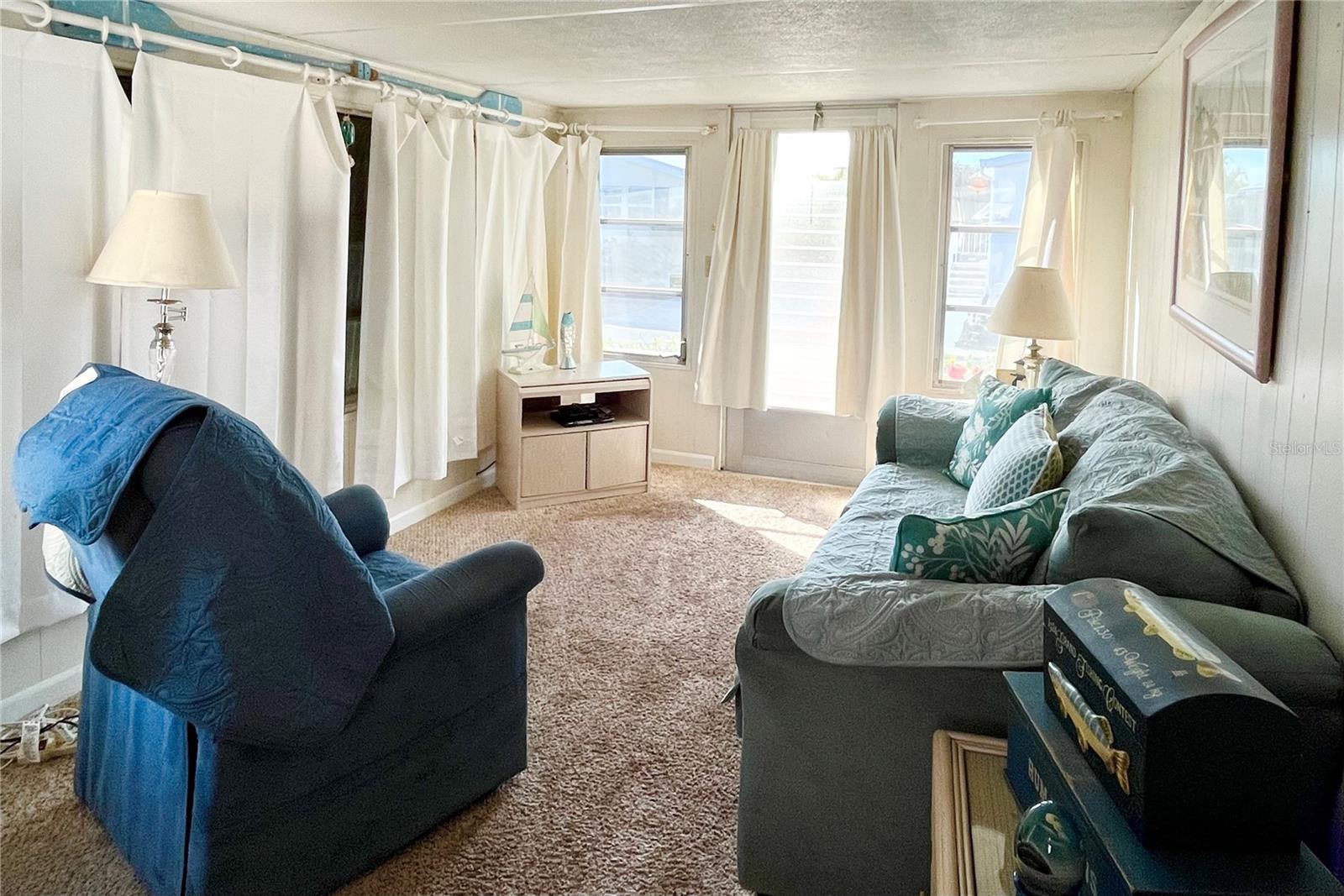 OAKWOOD MANOR - Residential