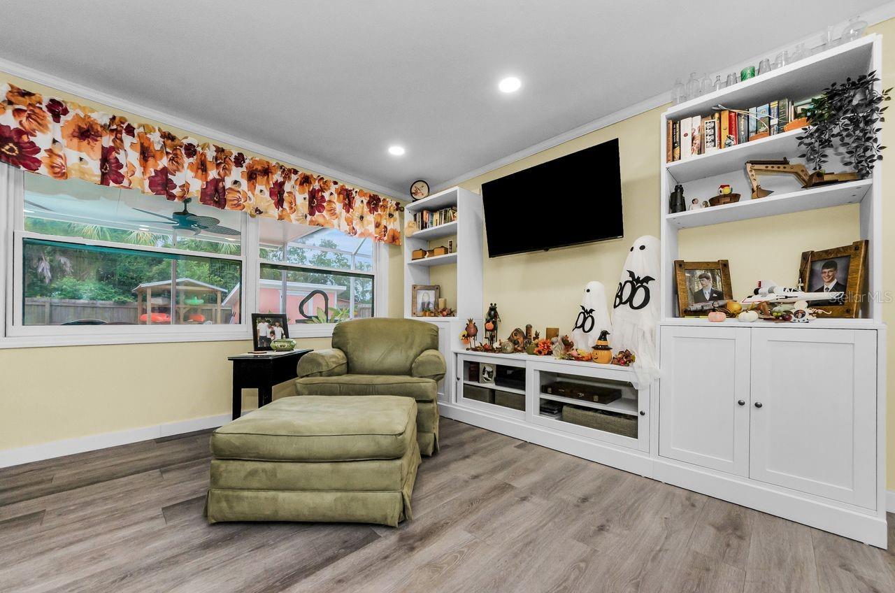740 LOQUAT DR.