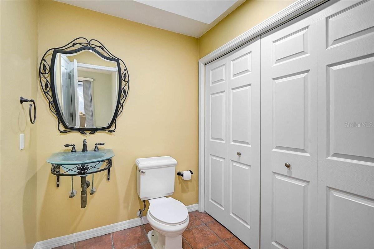 COUNTRY PLACE - Residential