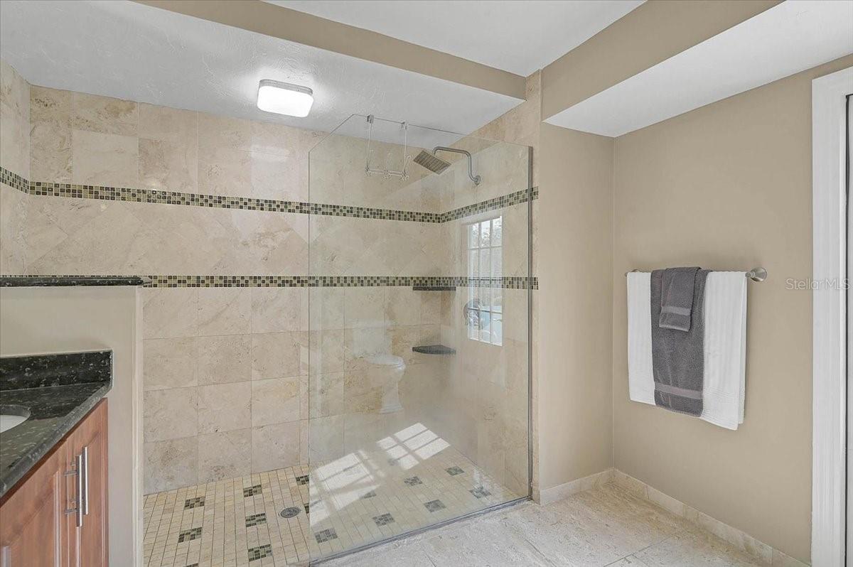 COUNTRY PLACE - Residential