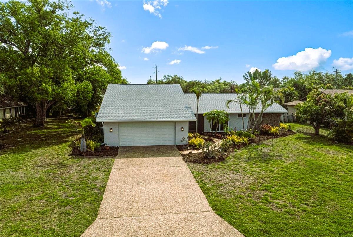 COUNTRY PLACE - Residential