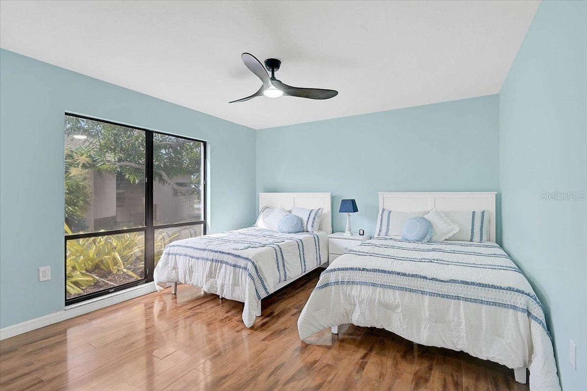 COUNTRY PLACE - Residential