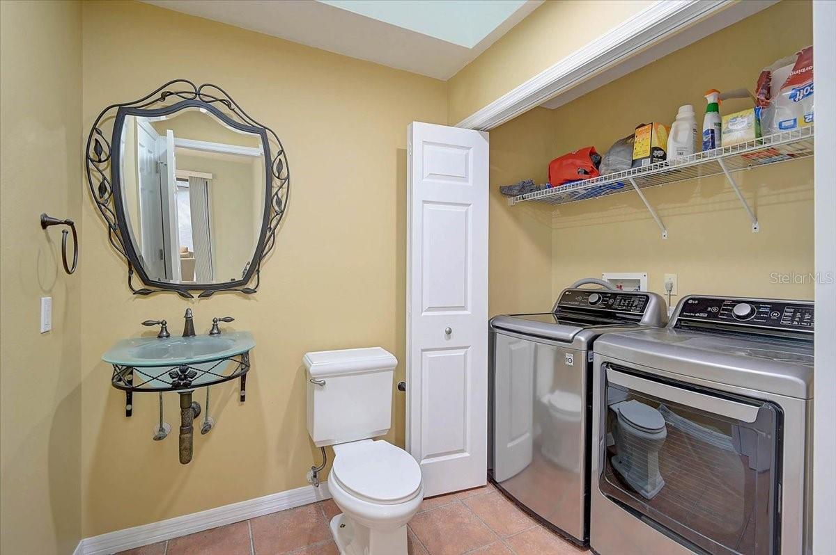 COUNTRY PLACE - Residential