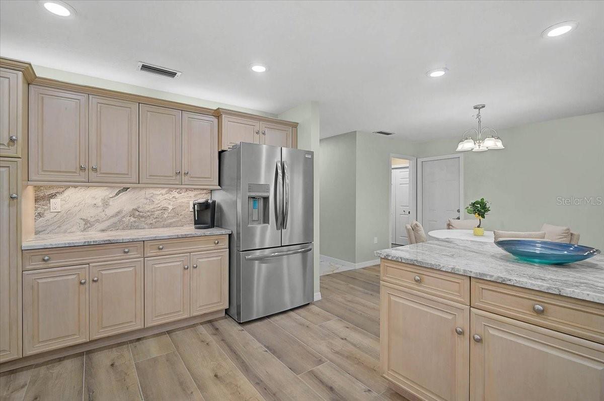 COUNTRY PLACE - Residential