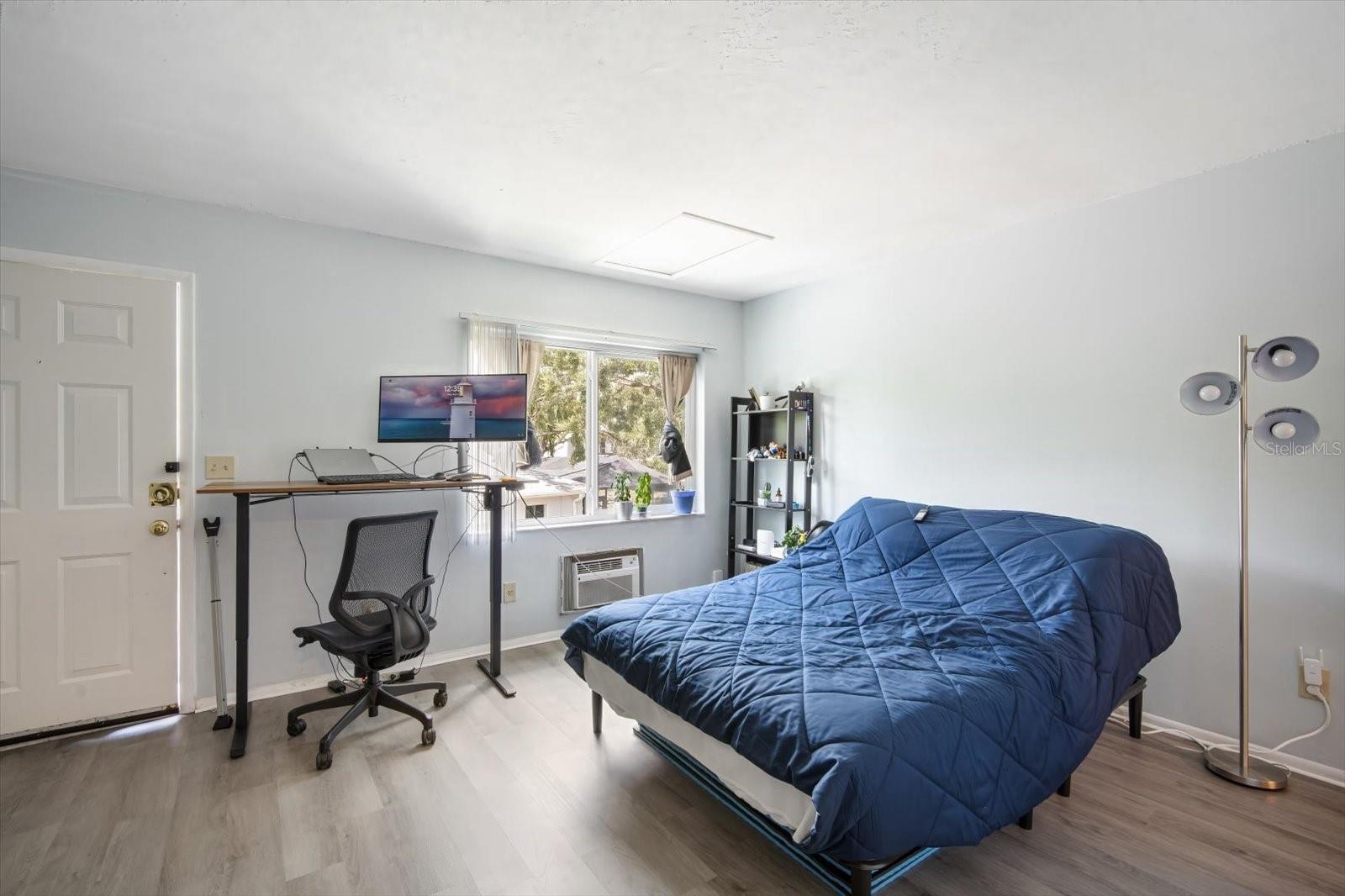 WATERSIDE CONDO II - Residential